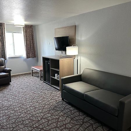 Baymont By Wyndham Manistee Hotel Eksteriør billede