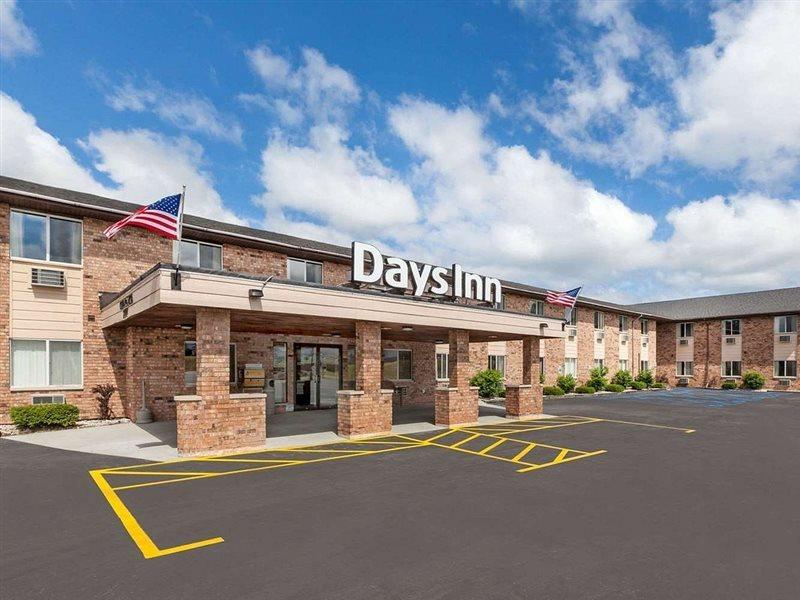 Baymont By Wyndham Manistee Hotel Eksteriør billede
