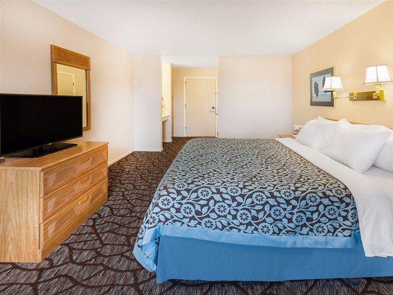 Baymont By Wyndham Manistee Hotel Eksteriør billede