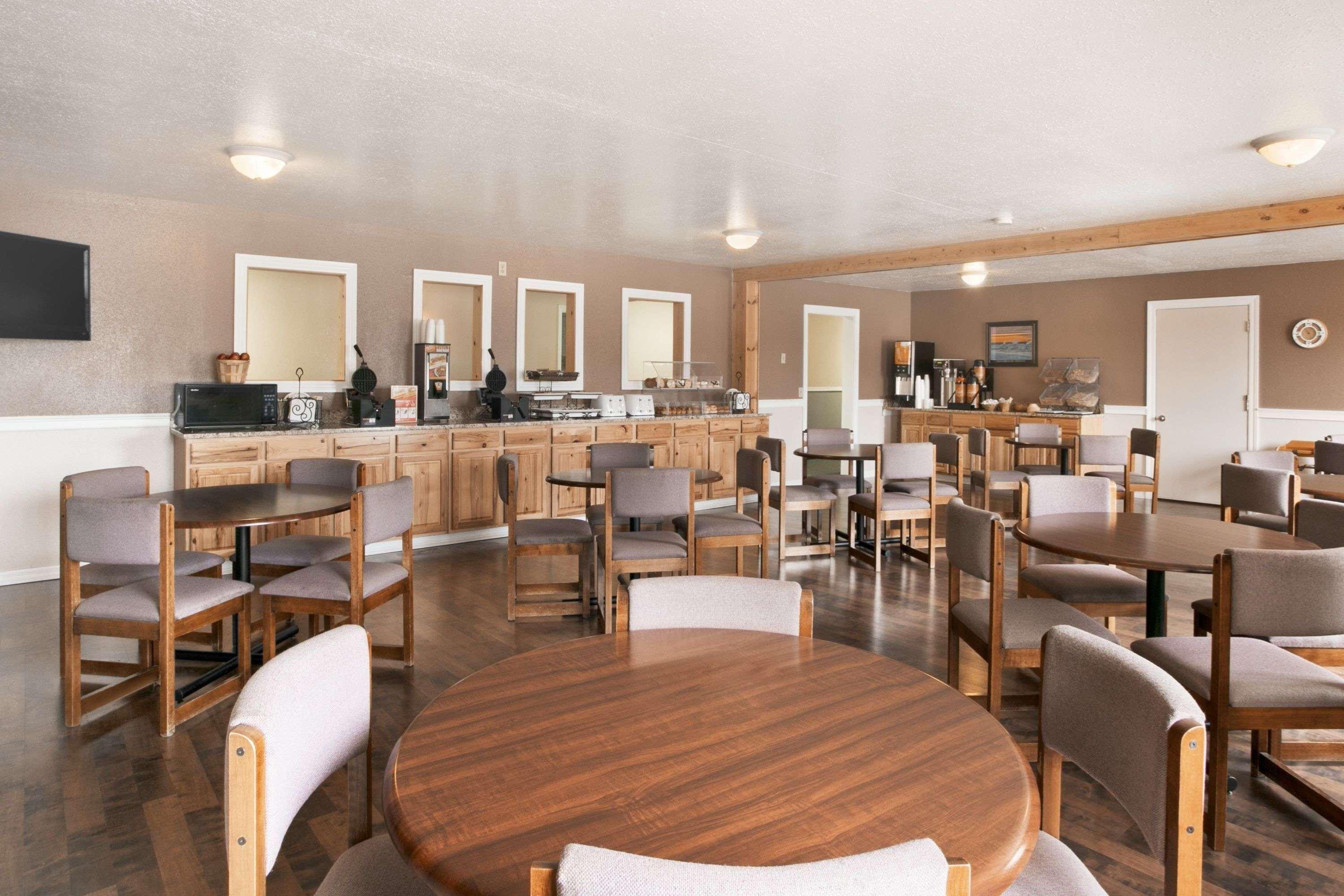 Baymont By Wyndham Manistee Hotel Eksteriør billede