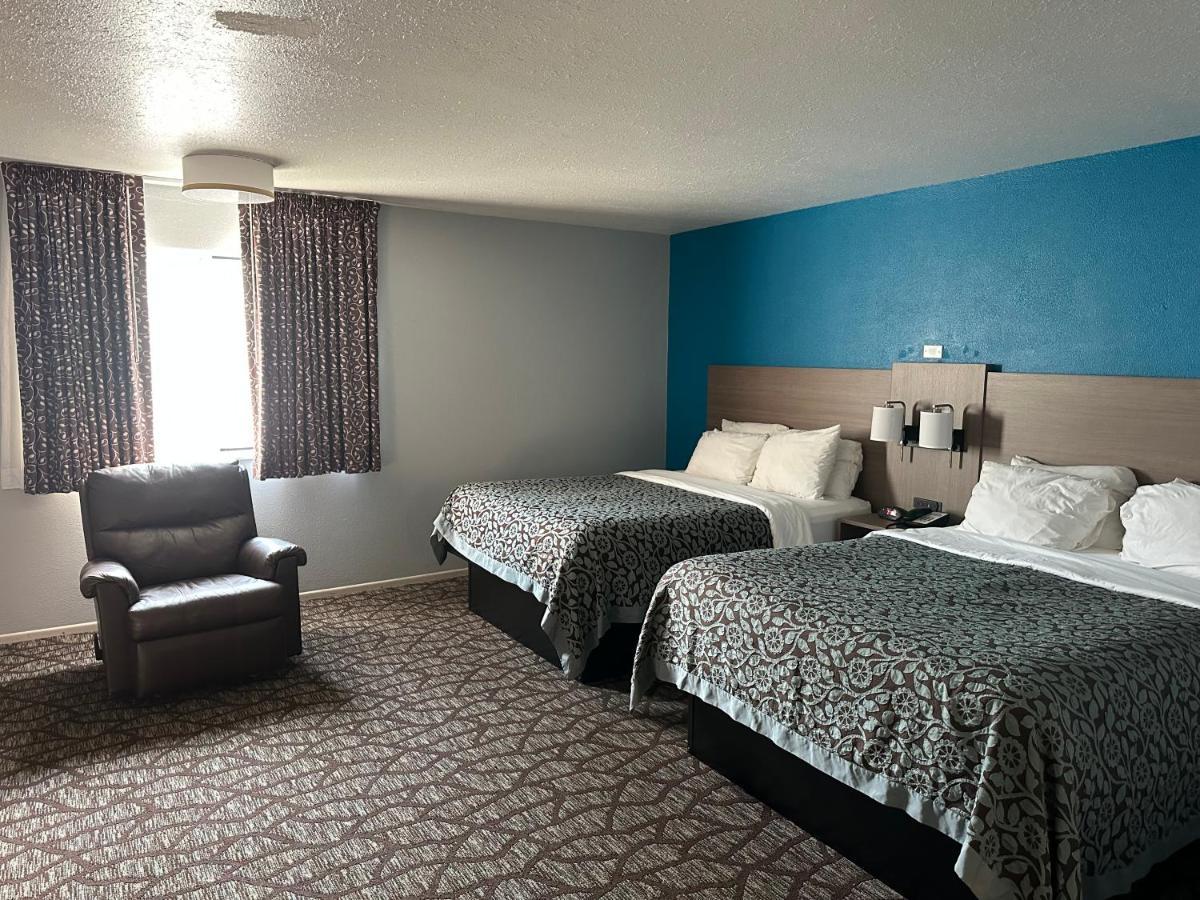 Baymont By Wyndham Manistee Hotel Eksteriør billede
