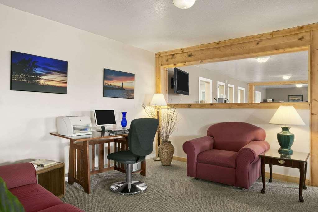 Baymont By Wyndham Manistee Hotel Faciliteter billede
